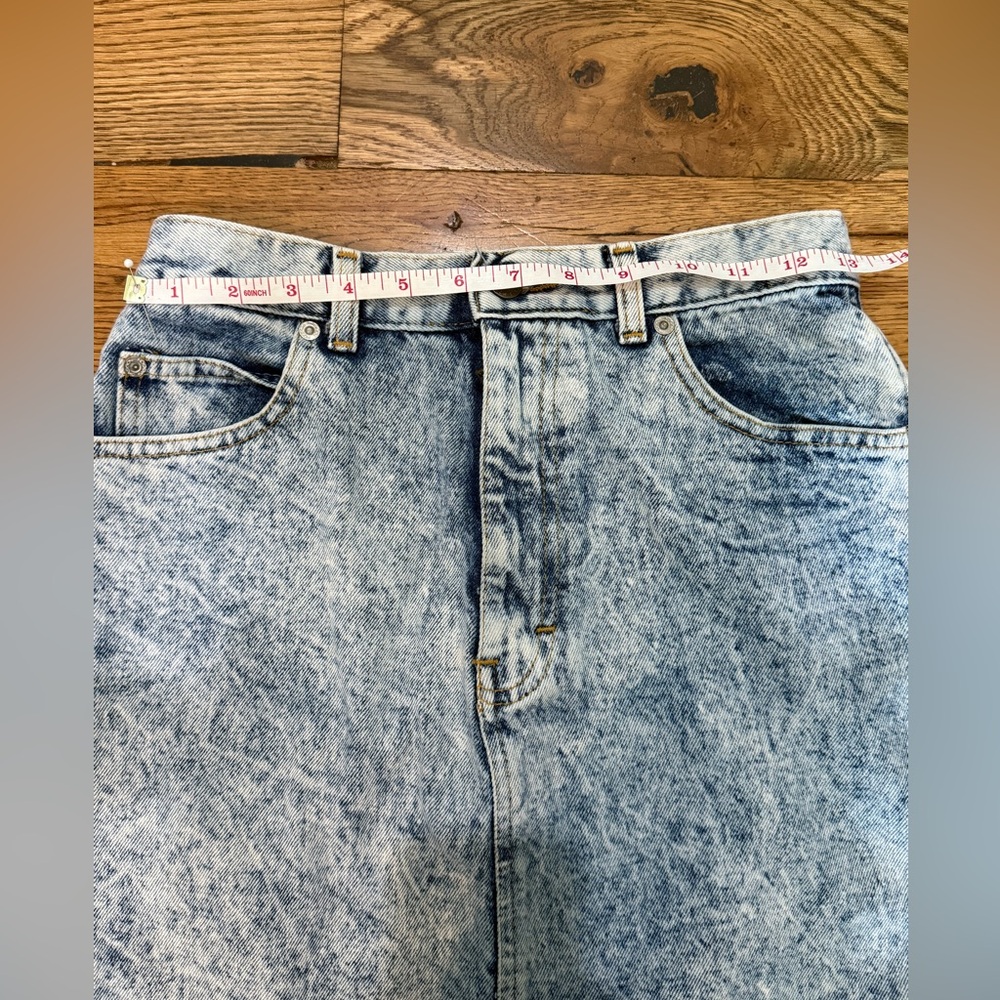 Vintage B Sasson Acid Washed Denim Skirt. Size 9. - Picture 9 of 10